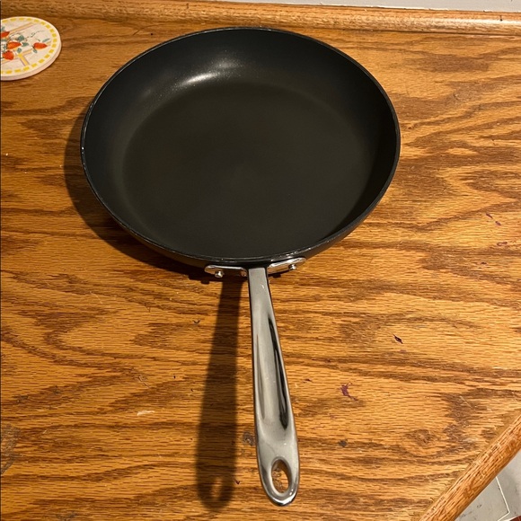 All-Clad Black Frying Pan - Picture 5 of 10